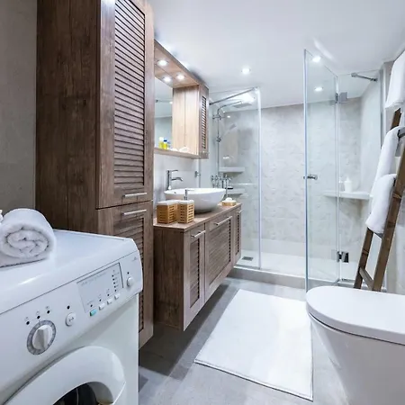 Apartment Port Marouso *